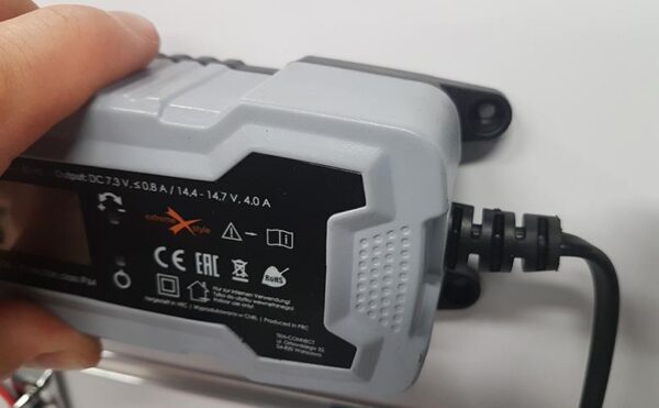 Inteligentna ładowarka do akumulatorów - eXtreme® SBC-61238